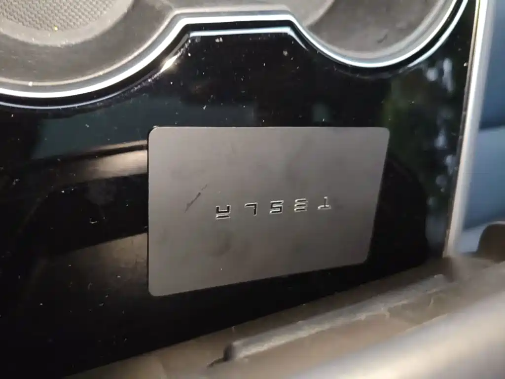 Tesla Model 3 — миниатюра 9