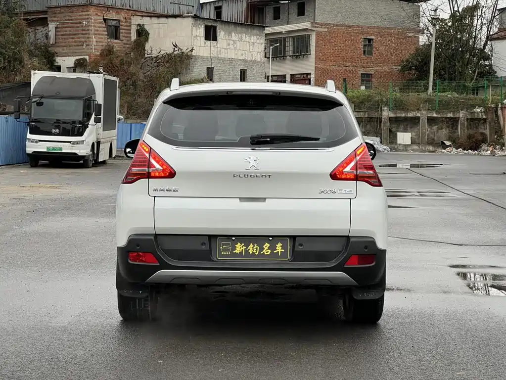 PEUGEOT 3008