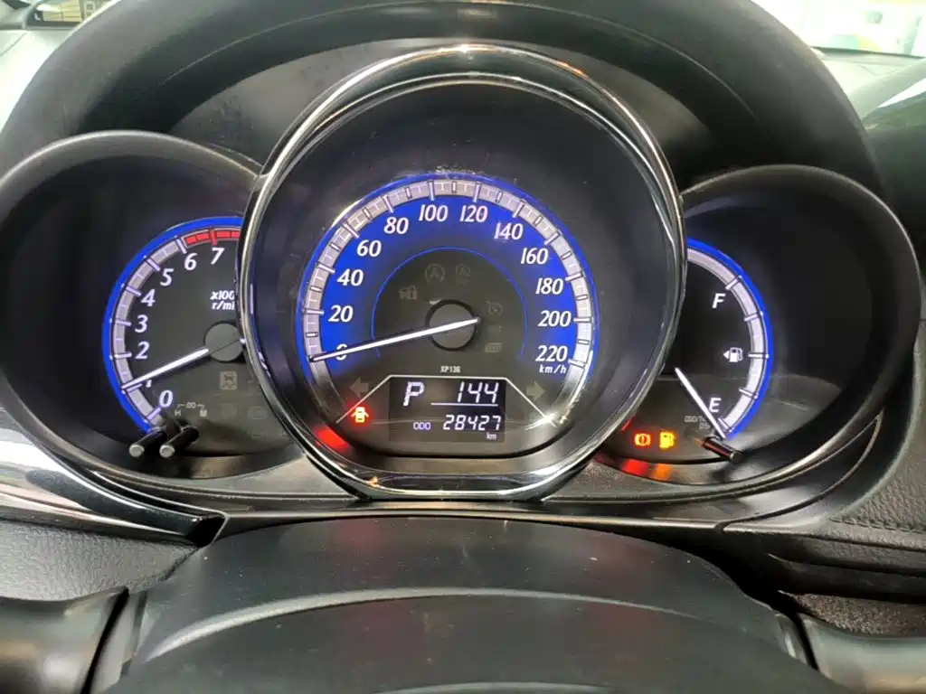 Toyota Yaris L — миниатюра 12
