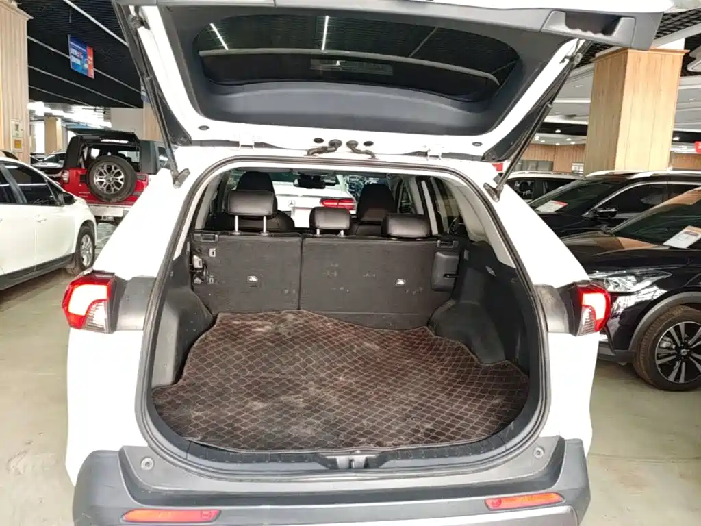 Toyota RAV4 — миниатюра 19