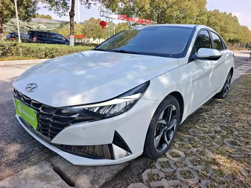 Hyundai Elantra 2023