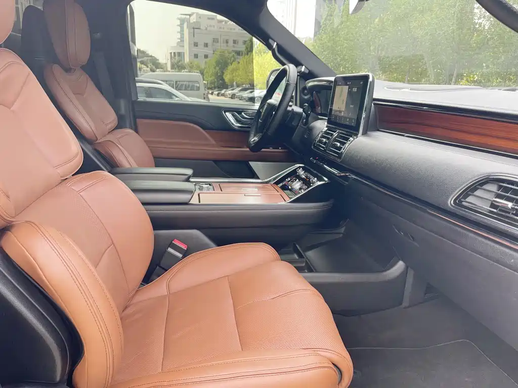 Lincoln Navigator — миниатюра 6