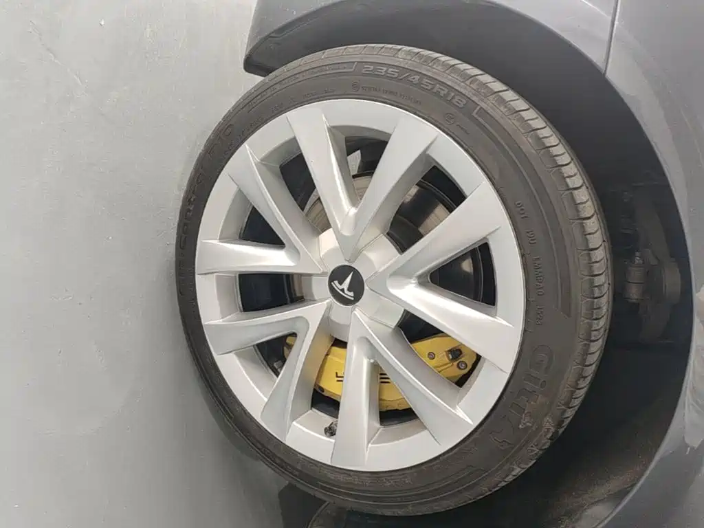 Tesla Model 3 — миниатюра 23