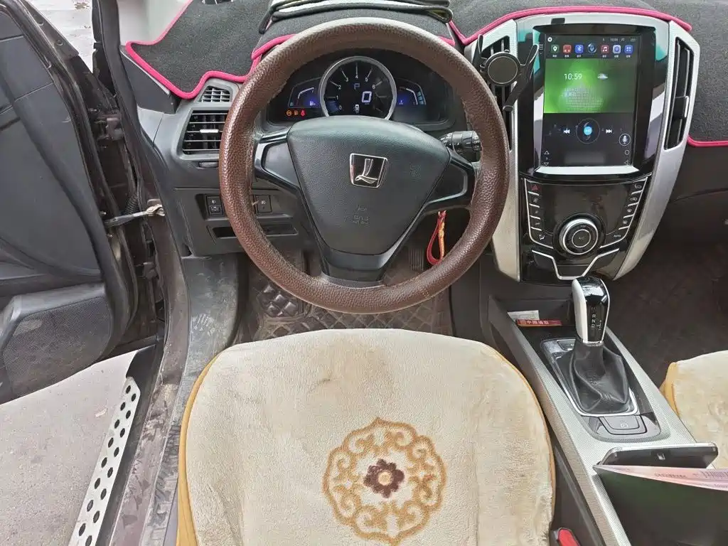 Luxgen U6 — миниатюра 11