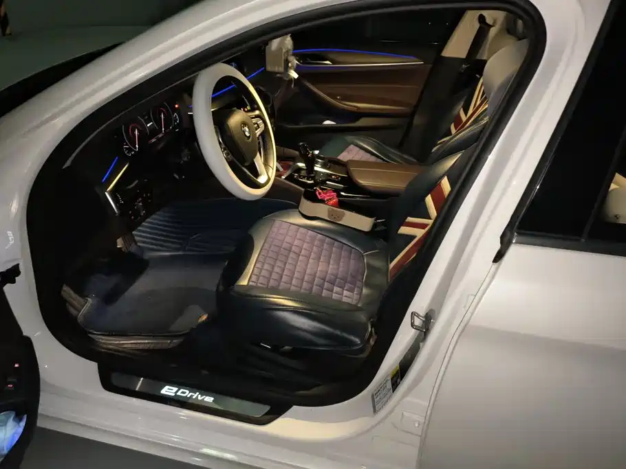 BMW 5 Series New Energy — миниатюра 9