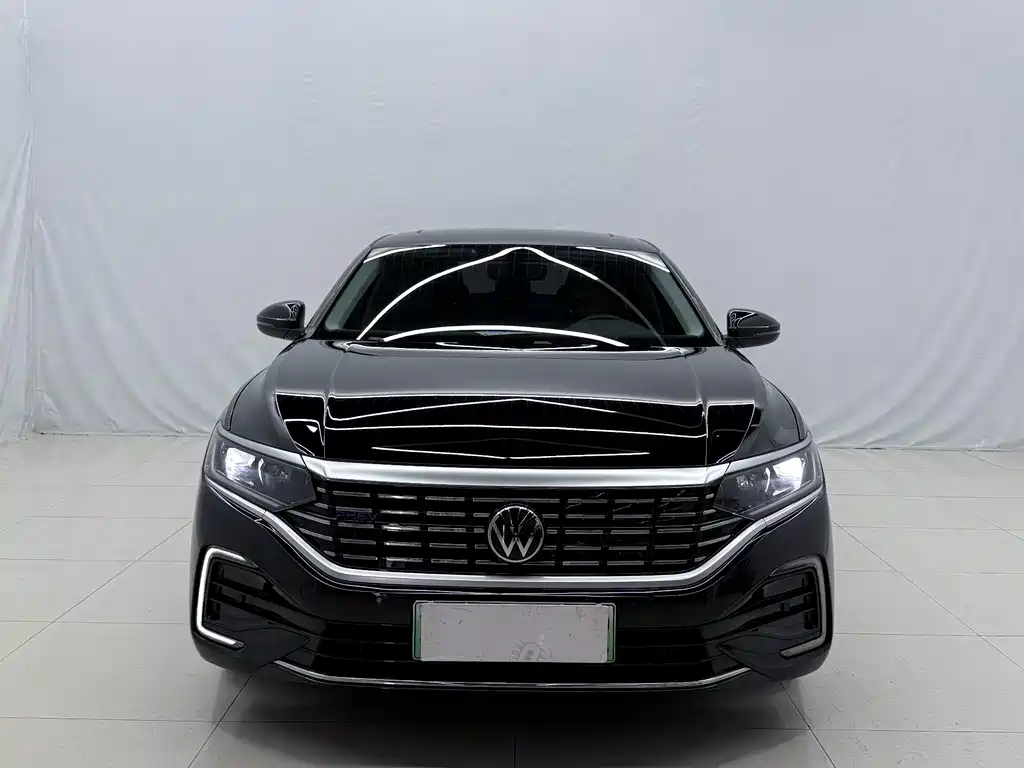 Volkswagen Passat PHEV — миниатюра 2