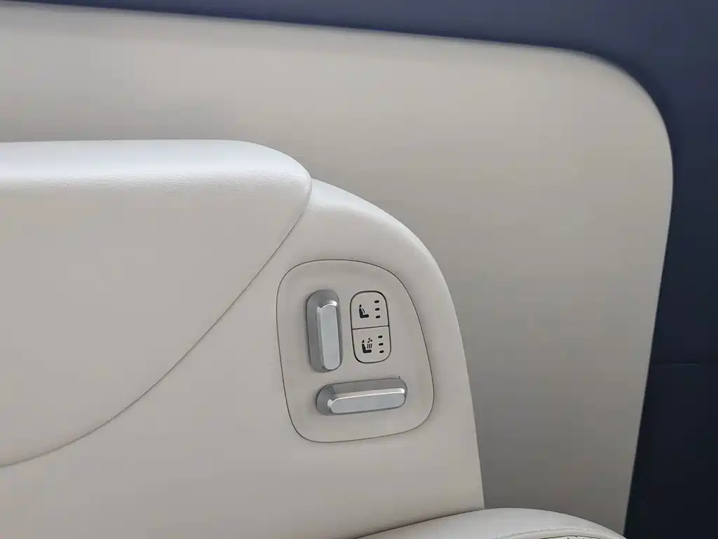 Li Auto Li MEGA — миниатюра 19