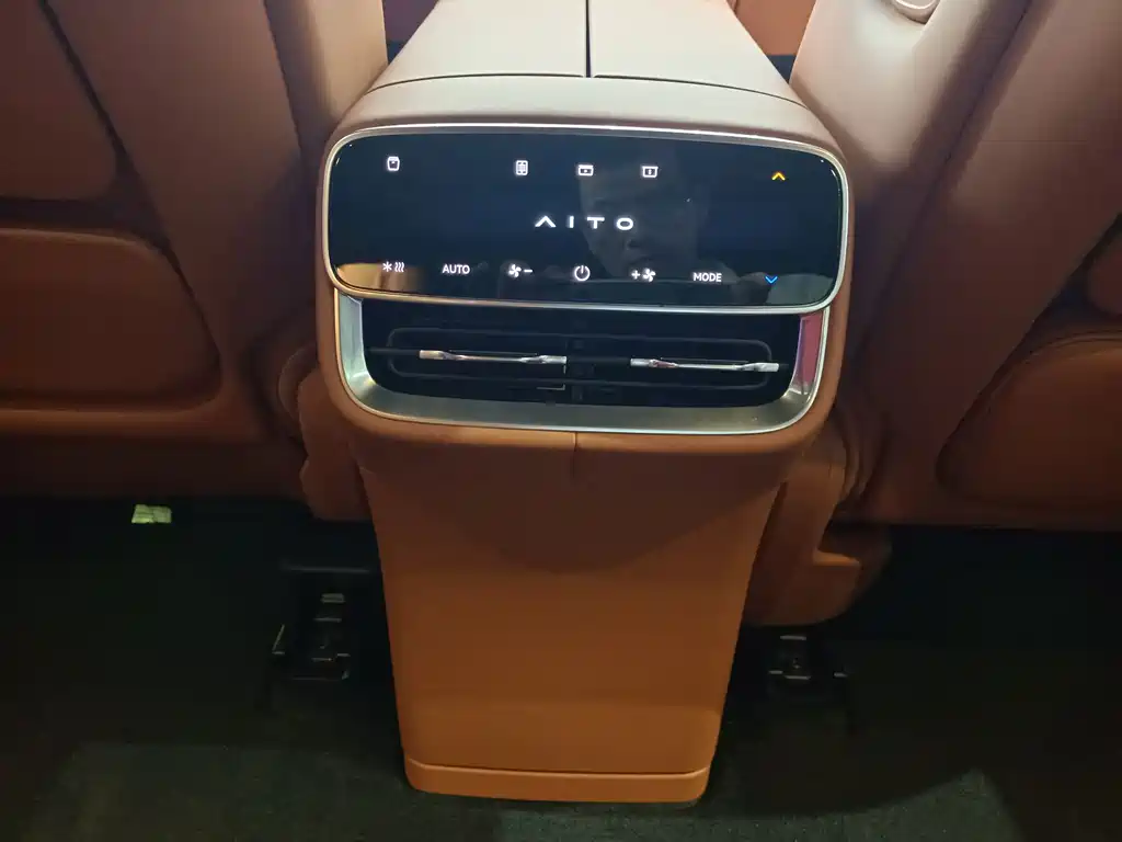 AITO AITO M8 — миниатюра 9