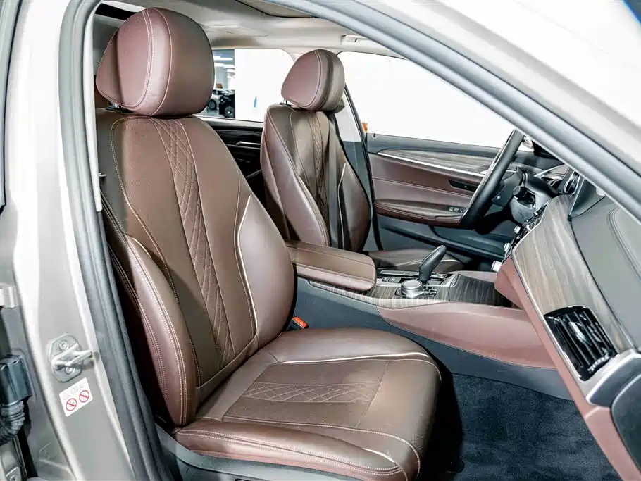 BMW 5 Series New Energy — миниатюра 19