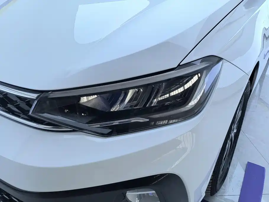 Volkswagen Lavida — миниатюра 5