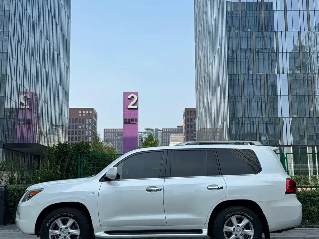 Lexus LX — миниатюра 3