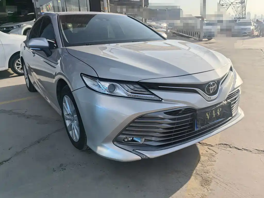 TOYOTA CAMRY