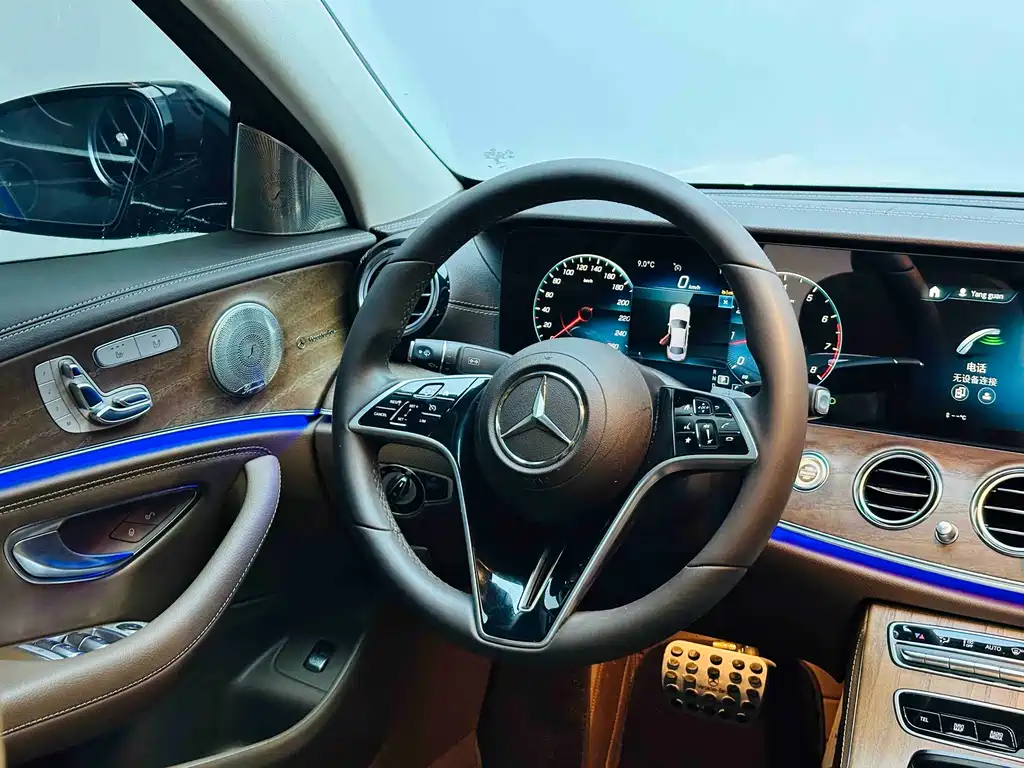 MERCEDES-BENZ E CLASS