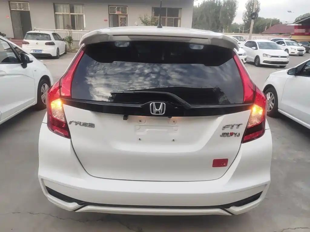 Honda Fit — миниатюра 6