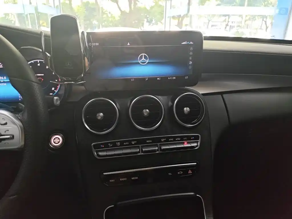 Mercedes-Benz C-Class — миниатюра 13