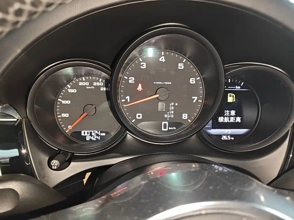 Porsche Macan — миниатюра 12