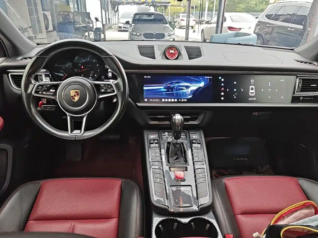 Porsche Macan — миниатюра 10