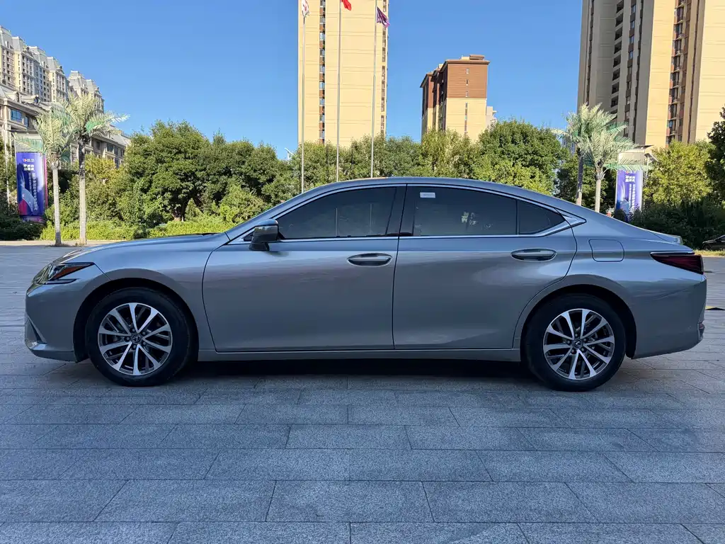 Lexus ES — миниатюра 3
