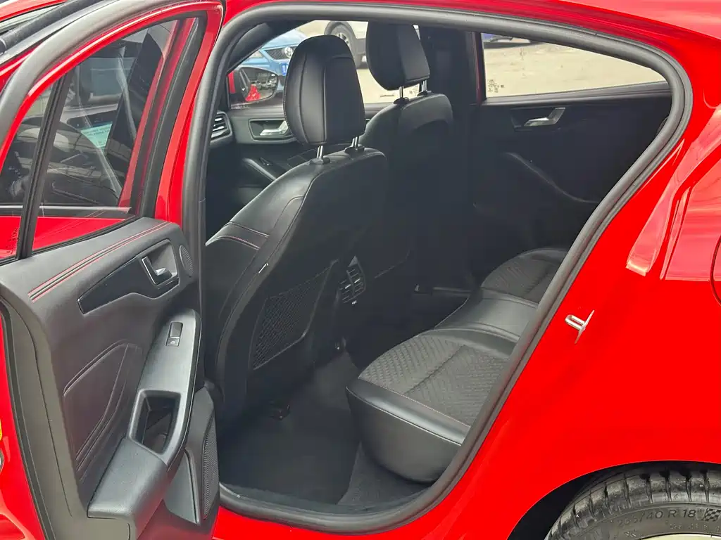 Ford Focus — миниатюра 7