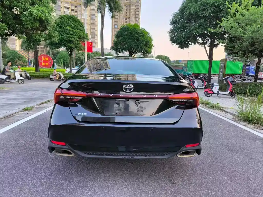Toyota Avalon — миниатюра 5
