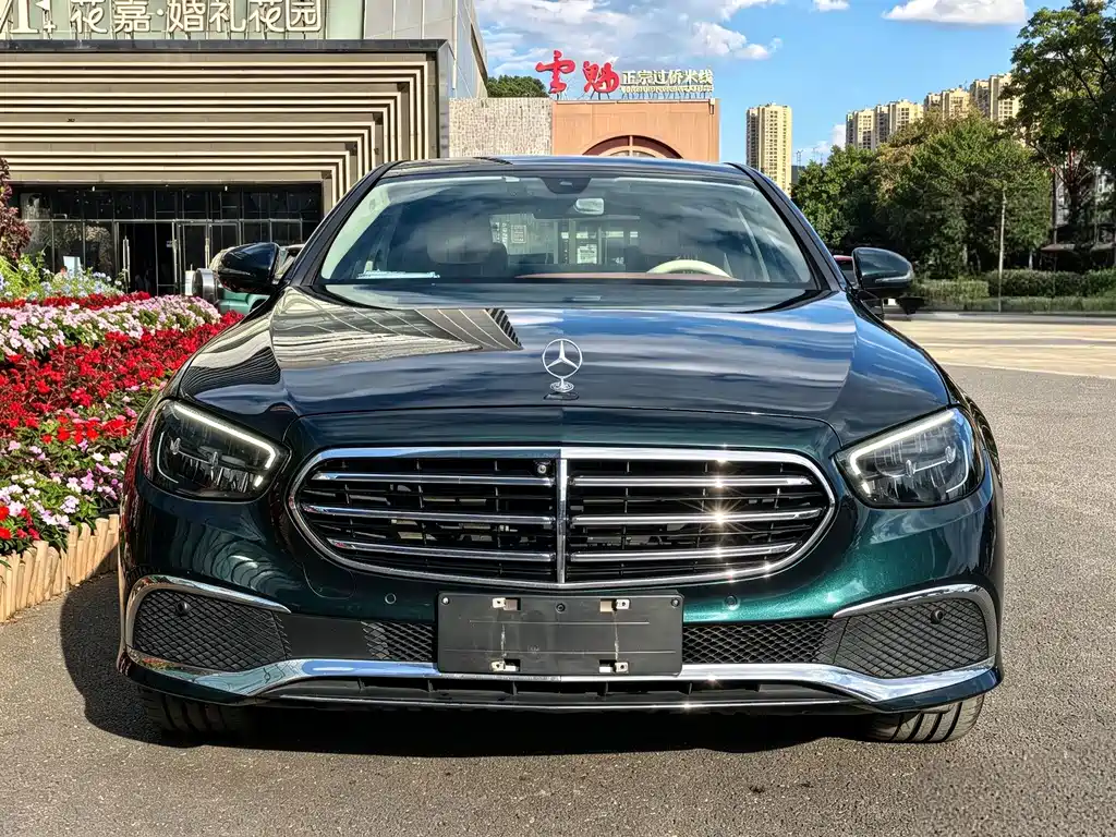 Mercedes-Benz E-Class — миниатюра 2