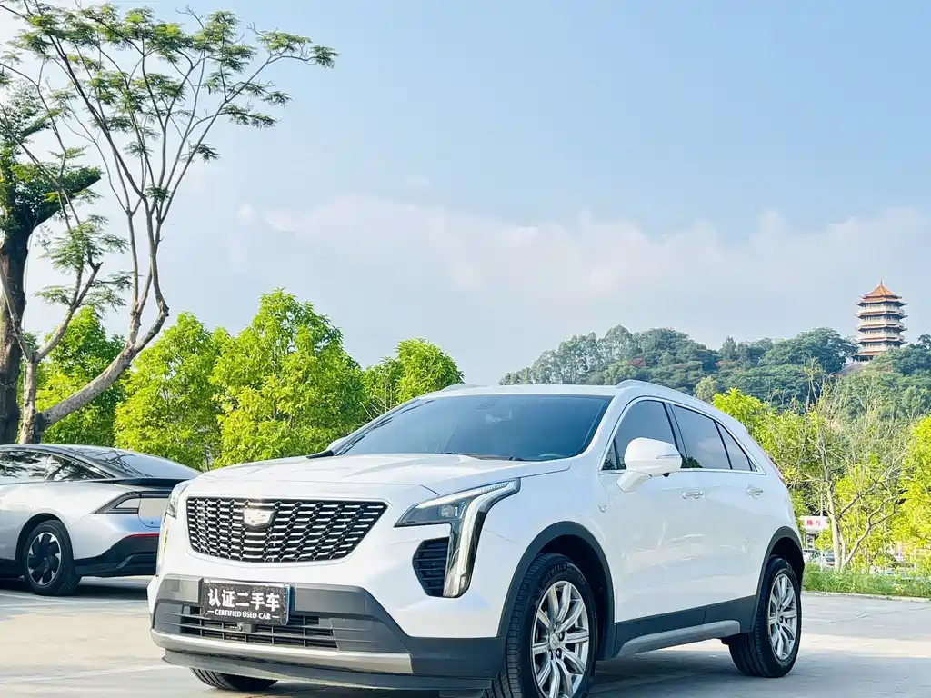 CADILLAC XT4