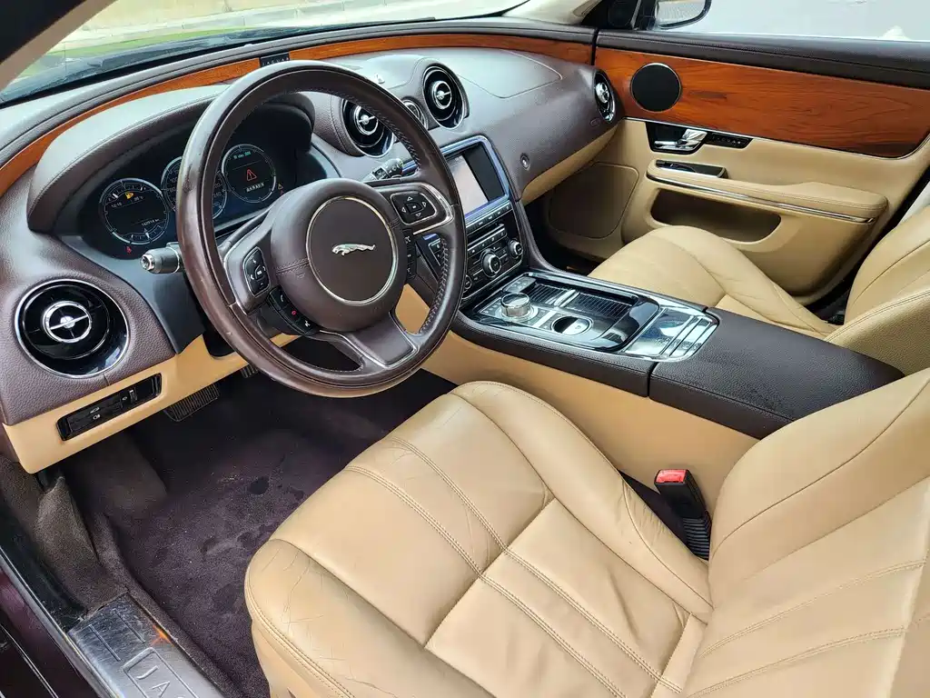 Jaguar XJ — миниатюра 14