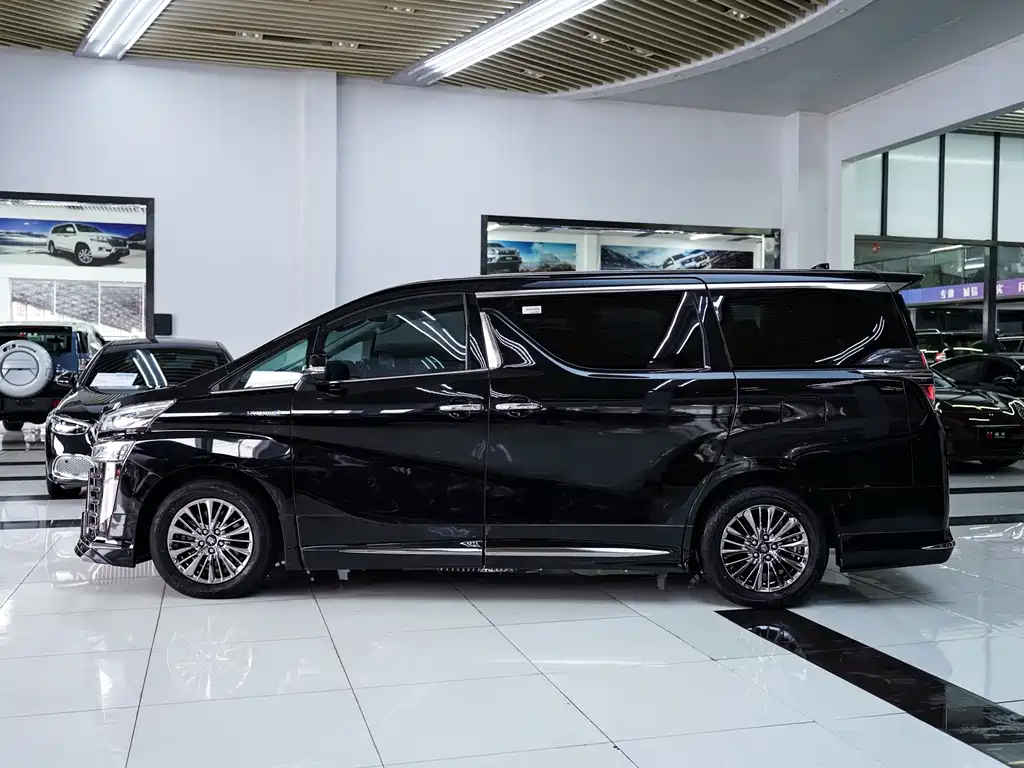 Toyota Vellfire 2021 2.5L HV Luxury