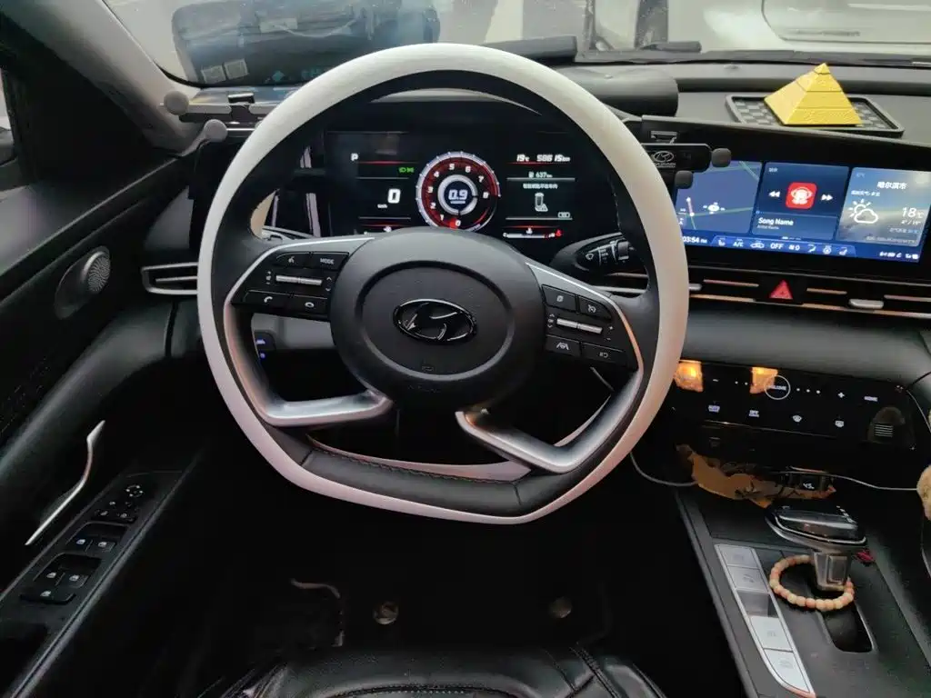 Hyundai Elantra — миниатюра 6