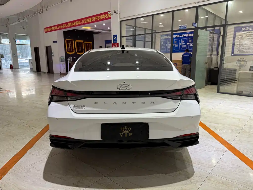 Hyundai Elantra — миниатюра 5