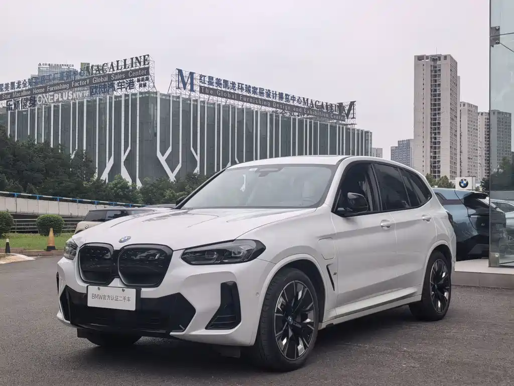 BMW iX3
