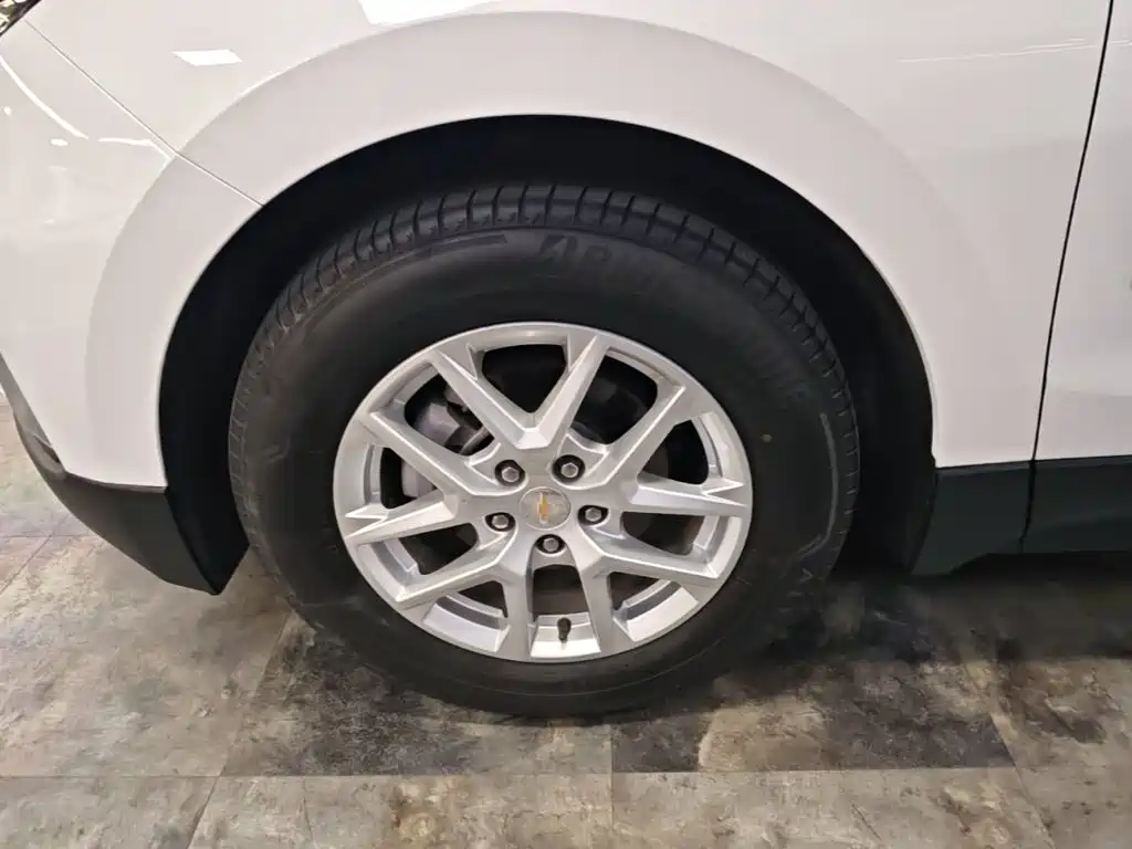 Chevrolet Equinox — миниатюра 23