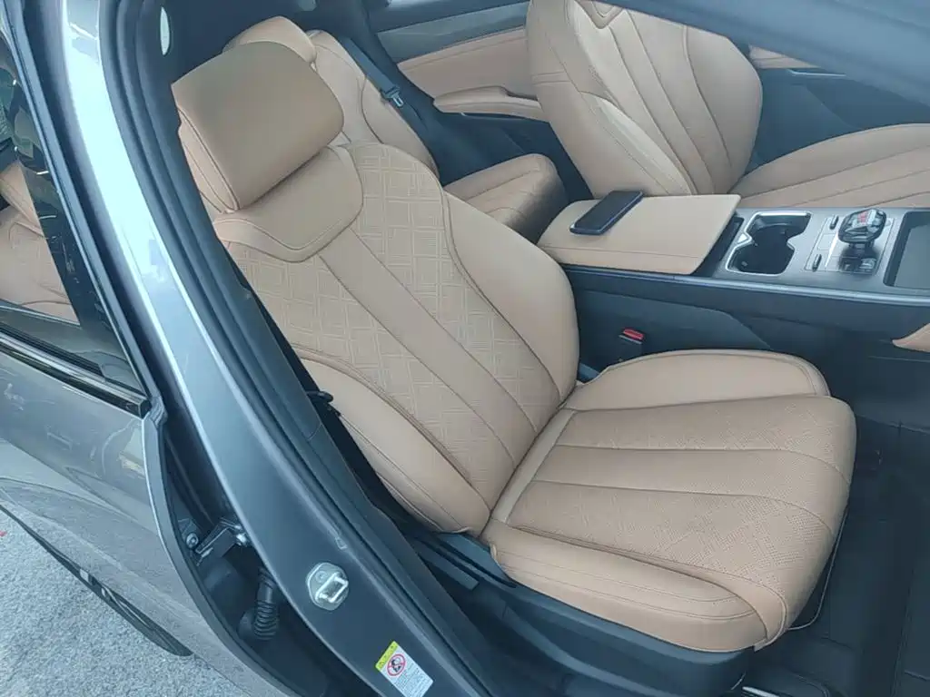 BYD L DM-i — миниатюра 25