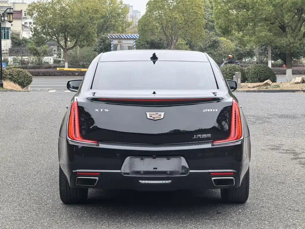 CADILLAC XTS