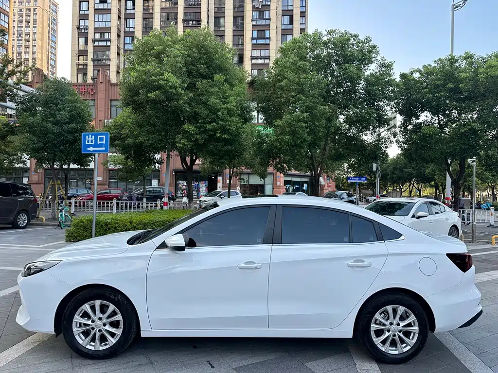 Roewe i5 — миниатюра 3