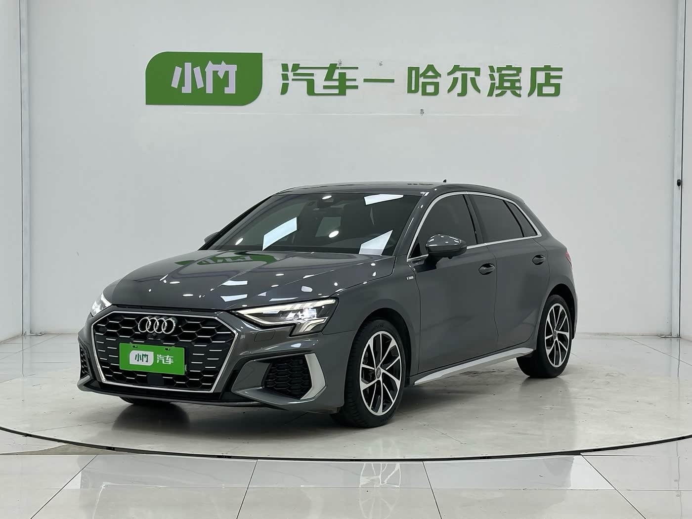 Audi A3 1.4 л 2022 г. Серебристо-серый, пробег 31000 км