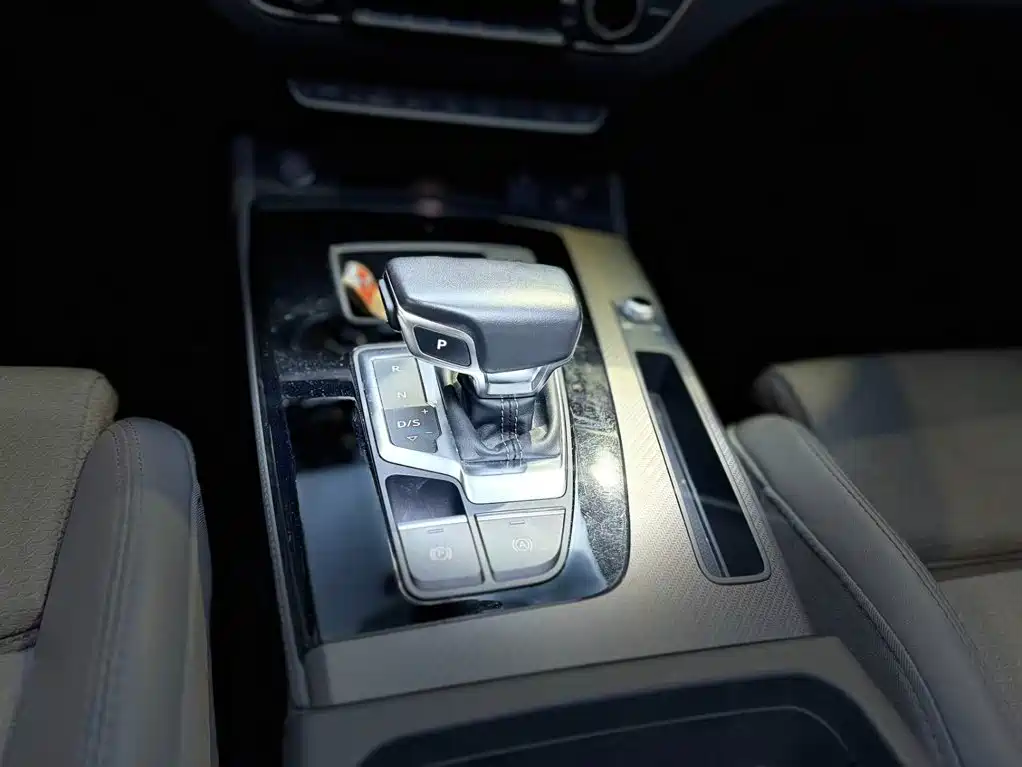 Audi Q5L Sportback — миниатюра 12