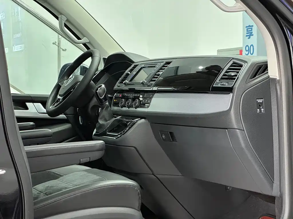 Volkswagen Multivan 2.0TSI 4WD Premium Edition 7 seats, фото 13