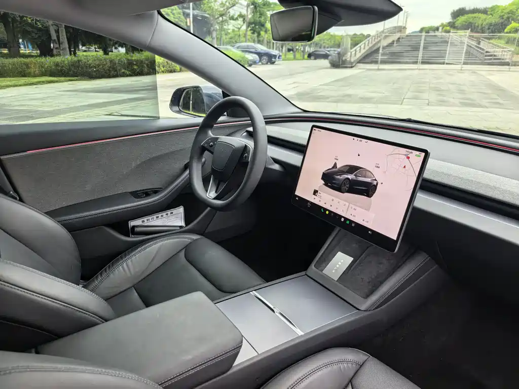 Tesla Model 3 — миниатюра 13