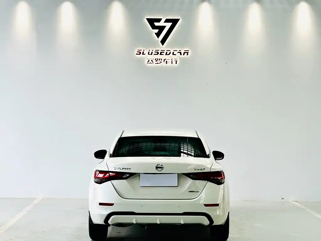 Nissan Sylphy 2021 1.6L XL CVT Enjoy