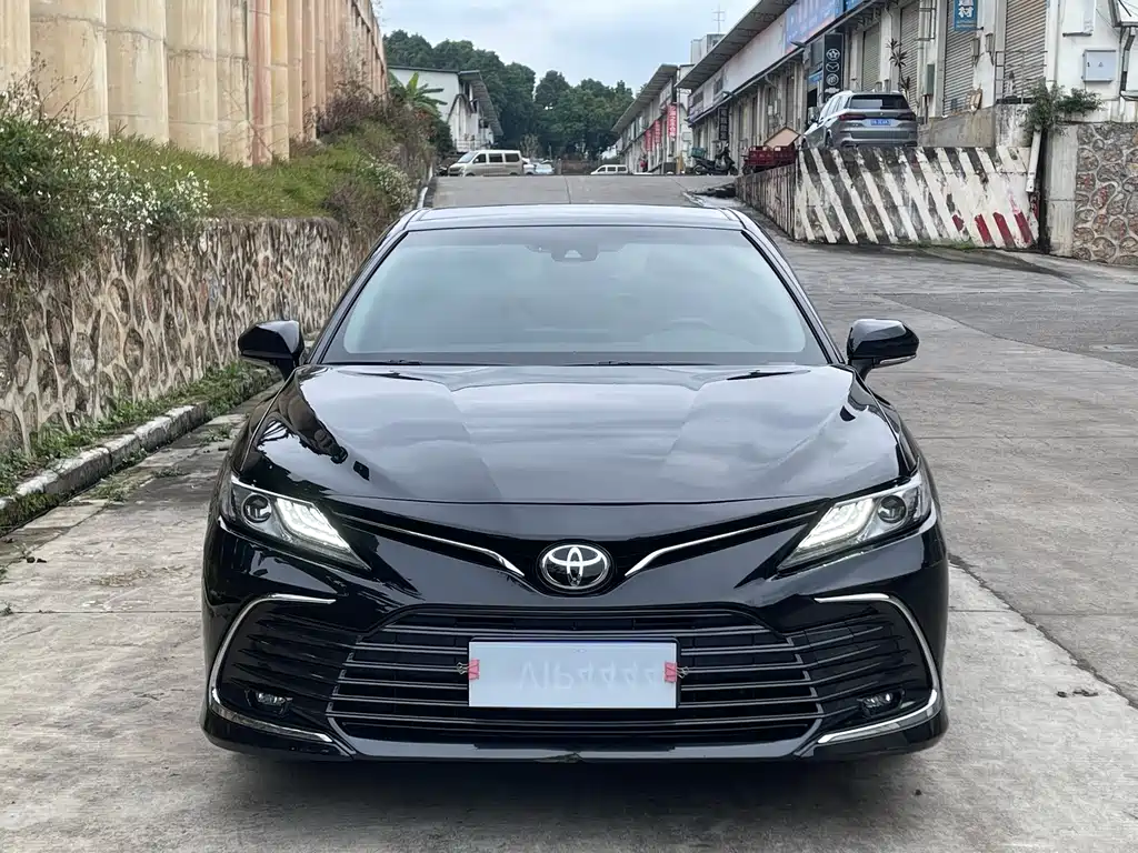 TOYOTA CAMRY