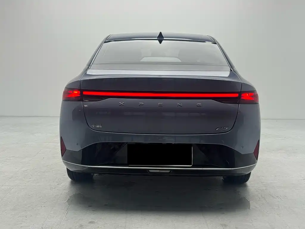 XPeng P5 — миниатюра 3