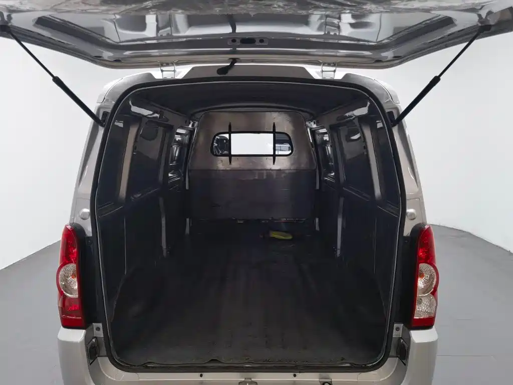 Wuling Rongguang — миниатюра 5