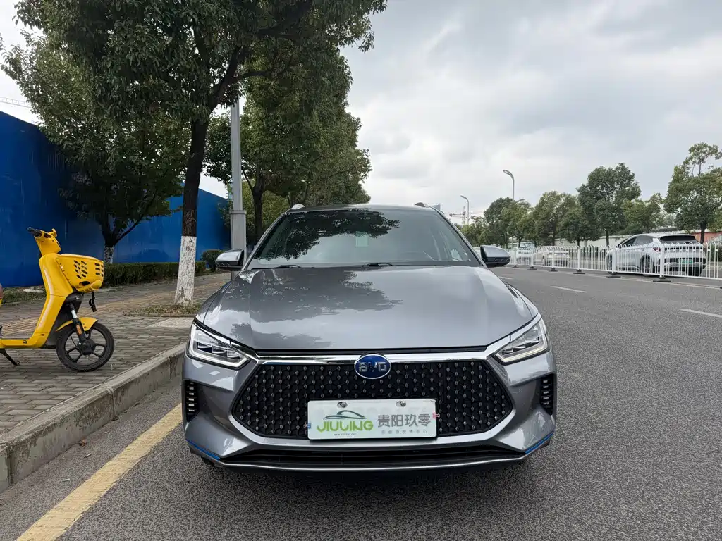 BYD e2