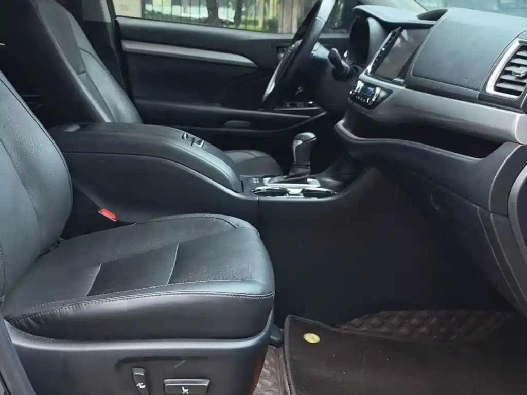 Toyota Highlander — миниатюра 18