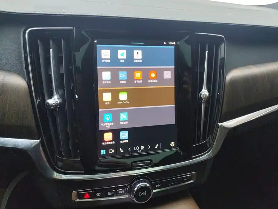 Volvo S90 — миниатюра 13