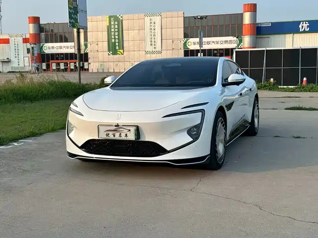 2025 Avatr 12