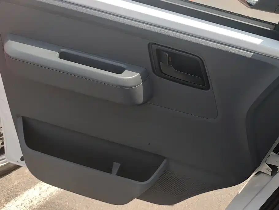 Wuling Yangguang — миниатюра 7