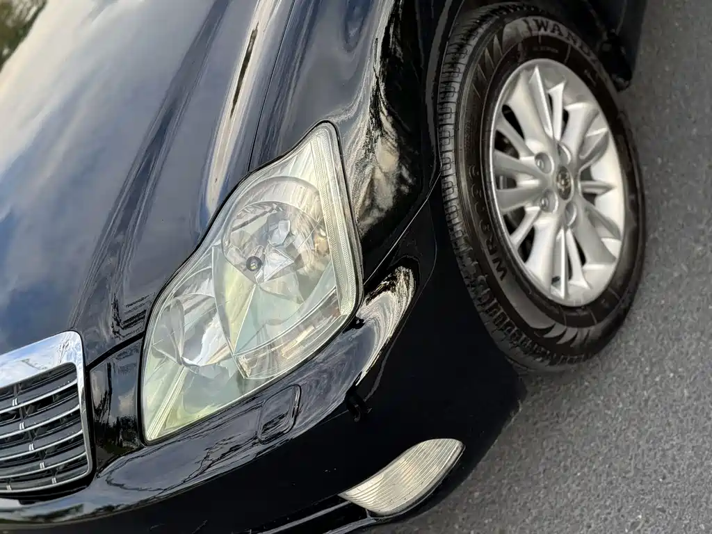 Toyota Crown — миниатюра 4