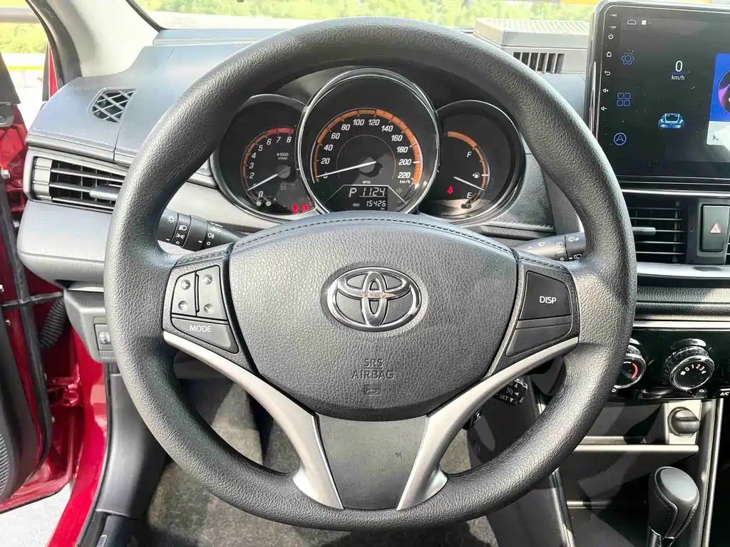 Toyota Yaris L - фото 9